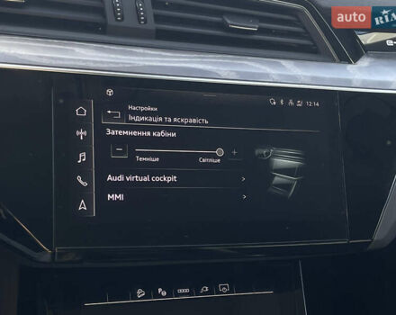 Серый Ауди E-Tron, объемом двигателя 0 л и пробегом 32 тыс. км за 42131 $, фото 78 на Automoto.ua