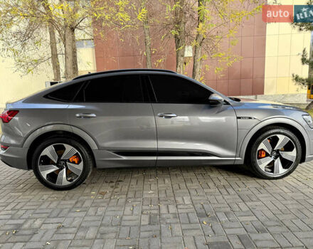 Серый Ауди E-Tron, объемом двигателя 0 л и пробегом 31 тыс. км за 46500 $, фото 4 на Automoto.ua
