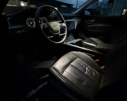 Серый Ауди E-Tron, объемом двигателя 0 л и пробегом 45 тыс. км за 42000 $, фото 32 на Automoto.ua