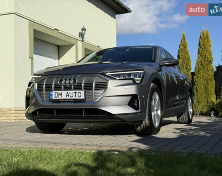 Серый Ауди E-Tron, объемом двигателя 0 л и пробегом 90 тыс. км за 33000 $, фото 19 на Automoto.ua