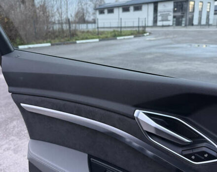 Серый Ауди E-Tron, объемом двигателя 0 л и пробегом 197 тыс. км за 23900 $, фото 25 на Automoto.ua