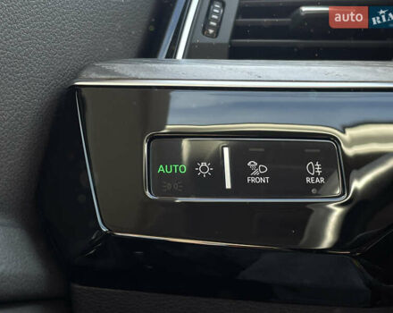 Серый Ауди E-Tron, объемом двигателя 0 л и пробегом 32 тыс. км за 42131 $, фото 53 на Automoto.ua