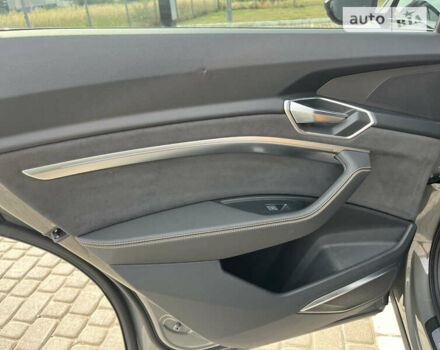 Серый Ауди E-Tron, объемом двигателя 0 л и пробегом 58 тыс. км за 44950 $, фото 18 на Automoto.ua