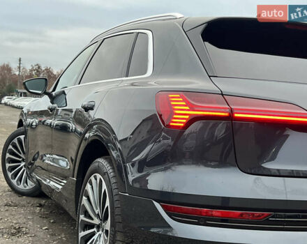 Серый Ауди E-Tron, объемом двигателя 0 л и пробегом 32 тыс. км за 41367 $, фото 11 на Automoto.ua