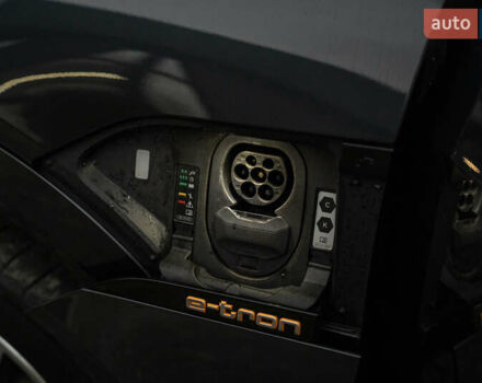 Сірий Ауді E-Tron, об'ємом двигуна 0 л та пробігом 64 тис. км за 37900 $, фото 42 на Automoto.ua