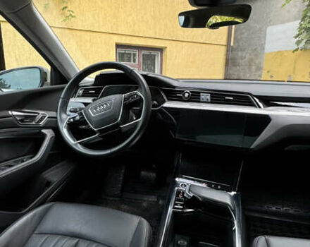Сірий Ауді E-Tron, об'ємом двигуна 0 л та пробігом 5 тис. км за 42000 $, фото 8 на Automoto.ua