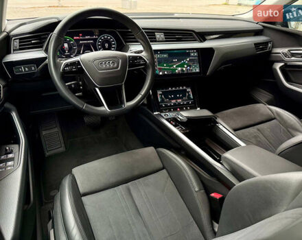 Сірий Ауді E-Tron, об'ємом двигуна 0 л та пробігом 39 тис. км за 46500 $, фото 43 на Automoto.ua