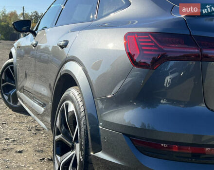 Серый Ауди E-Tron, объемом двигателя 0 л и пробегом 42 тыс. км за 47848 $, фото 10 на Automoto.ua