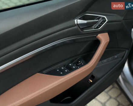 Сірий Ауді E-Tron, об'ємом двигуна 0 л та пробігом 49 тис. км за 36500 $, фото 32 на Automoto.ua