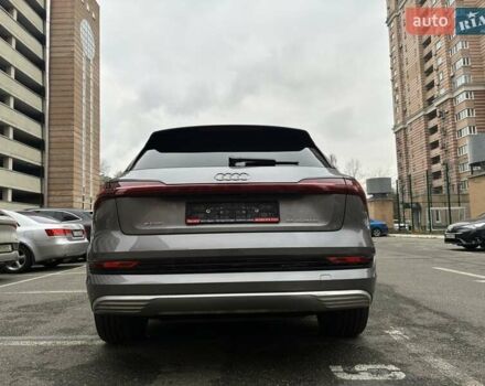Серый Ауди E-Tron, объемом двигателя 0 л и пробегом 112 тыс. км за 31900 $, фото 16 на Automoto.ua