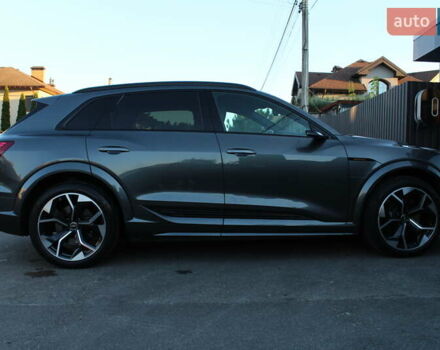 Сірий Ауді E-Tron, об'ємом двигуна 0 л та пробігом 28 тис. км за 47700 $, фото 4 на Automoto.ua