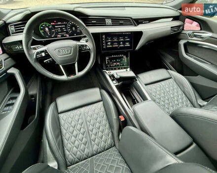 Серый Ауди E-Tron, объемом двигателя 0 л и пробегом 37 тыс. км за 49500 $, фото 46 на Automoto.ua