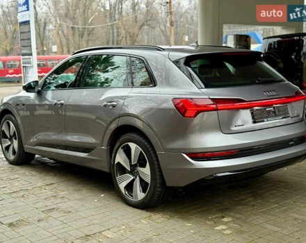 Серый Ауди E-Tron, объемом двигателя 0 л и пробегом 39 тыс. км за 44500 $, фото 14 на Automoto.ua