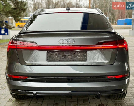 Сірий Ауді E-Tron, об'ємом двигуна 0 л та пробігом 39 тис. км за 46500 $, фото 23 на Automoto.ua