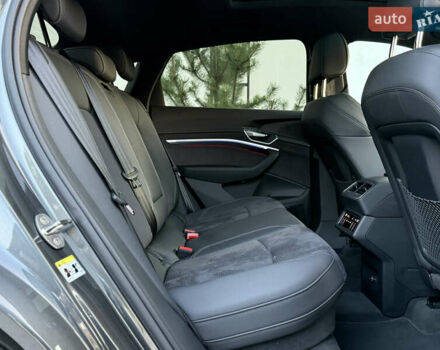 Сірий Ауді E-Tron, об'ємом двигуна 0 л та пробігом 25 тис. км за 47431 $, фото 60 на Automoto.ua