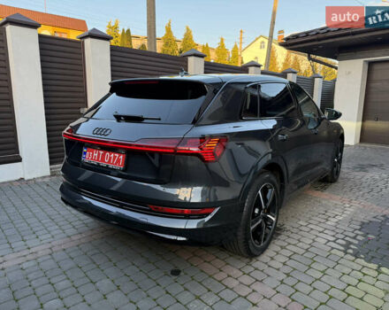 Серый Ауди E-Tron, объемом двигателя 0 л и пробегом 13 тыс. км за 36500 $, фото 8 на Automoto.ua