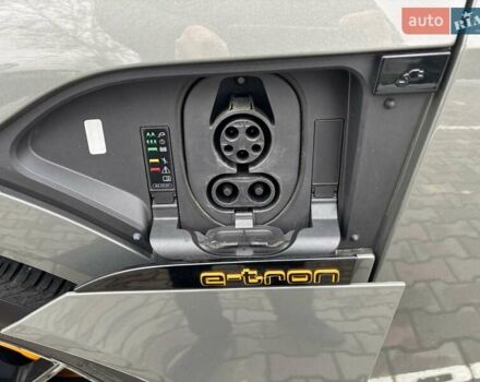 Серый Ауди E-Tron, объемом двигателя 0 л и пробегом 25 тыс. км за 44900 $, фото 21 на Automoto.ua