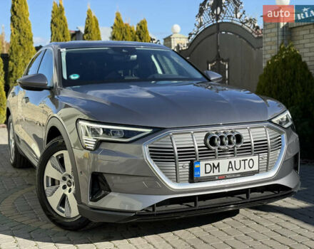 Серый Ауди E-Tron, объемом двигателя 0 л и пробегом 90 тыс. км за 33000 $, фото 11 на Automoto.ua