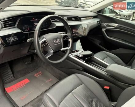 Серый Ауди E-Tron, объемом двигателя 0 л и пробегом 112 тыс. км за 31900 $, фото 71 на Automoto.ua