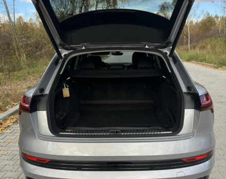 Серый Ауди E-Tron, объемом двигателя 0 л и пробегом 145 тыс. км за 29500 $, фото 25 на Automoto.ua