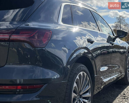 Серый Ауди E-Tron, объемом двигателя 0 л и пробегом 32 тыс. км за 42131 $, фото 11 на Automoto.ua