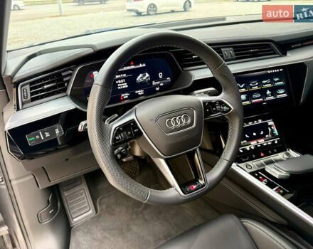 Серый Ауди E-Tron, объемом двигателя 0 л и пробегом 31 тыс. км за 46500 $, фото 34 на Automoto.ua