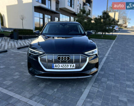 Серый Ауди E-Tron, объемом двигателя 0 л и пробегом 9 тыс. км за 39300 $, фото 8 на Automoto.ua