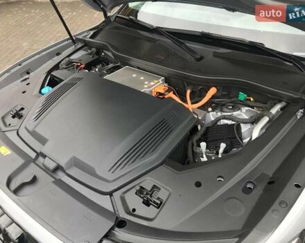Серый Ауди E-Tron, объемом двигателя 0 л и пробегом 85 тыс. км за 33700 $, фото 13 на Automoto.ua