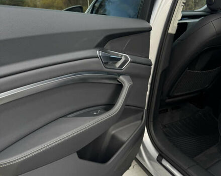 Серый Ауди E-Tron, объемом двигателя 0 л и пробегом 145 тыс. км за 29500 $, фото 90 на Automoto.ua