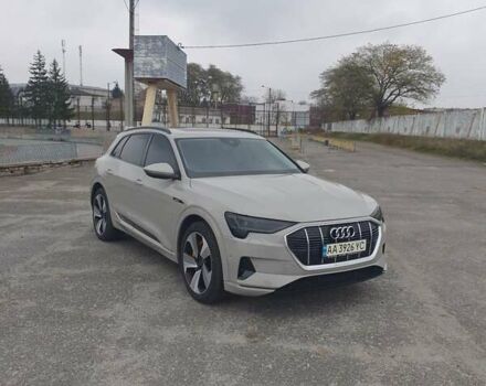 Серый Ауди E-Tron, объемом двигателя 0 л и пробегом 30 тыс. км за 45000 $, фото 1 на Automoto.ua