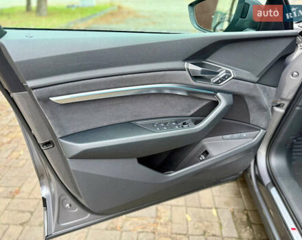 Серый Ауди E-Tron, объемом двигателя 0 л и пробегом 39 тыс. км за 44500 $, фото 24 на Automoto.ua