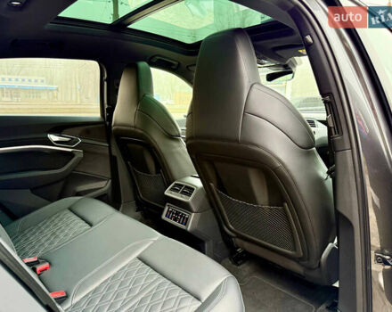 Серый Ауди E-Tron, объемом двигателя 0 л и пробегом 37 тыс. км за 49500 $, фото 55 на Automoto.ua