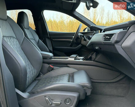 Серый Ауди E-Tron, объемом двигателя 0 л и пробегом 14 тыс. км за 53999 $, фото 107 на Automoto.ua