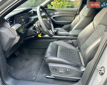 Серый Ауди E-Tron, объемом двигателя 0 л и пробегом 30 тыс. км за 21300 $, фото 2 на Automoto.ua