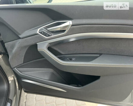 Серый Ауди E-Tron, объемом двигателя 0 л и пробегом 58 тыс. км за 44950 $, фото 19 на Automoto.ua