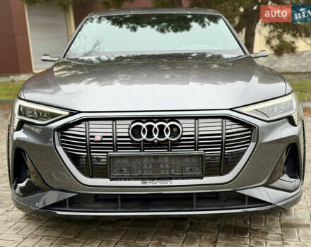 Серый Ауди E-Tron, объемом двигателя 0 л и пробегом 37 тыс. км за 49500 $, фото 19 на Automoto.ua
