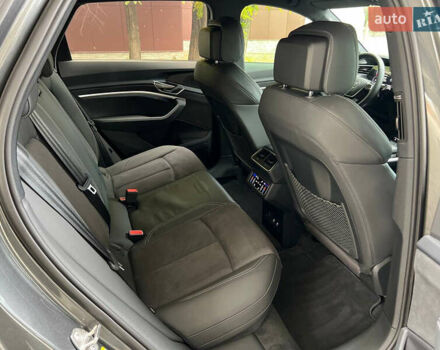 Серый Ауди E-Tron, объемом двигателя 0 л и пробегом 32 тыс. км за 43500 $, фото 33 на Automoto.ua