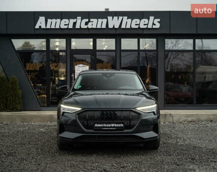 Сірий Ауді E-Tron, об'ємом двигуна 0 л та пробігом 64 тис. км за 37900 $, фото 1 на Automoto.ua