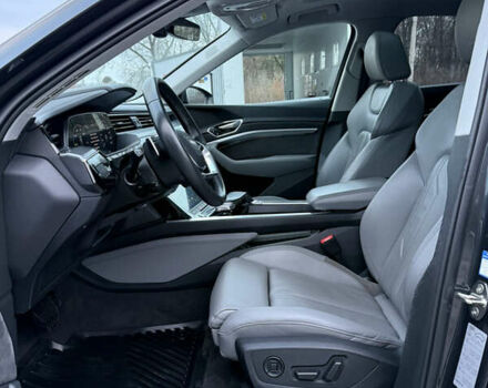 Серый Ауди E-Tron, объемом двигателя 0 л и пробегом 197 тыс. км за 23900 $, фото 23 на Automoto.ua