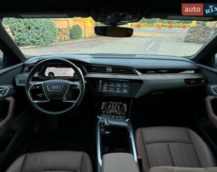Сірий Ауді E-Tron, об'ємом двигуна 0 л та пробігом 49 тис. км за 36500 $, фото 44 на Automoto.ua