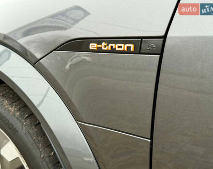 Серый Ауди E-Tron, объемом двигателя 0 л и пробегом 37 тыс. км за 49500 $, фото 26 на Automoto.ua