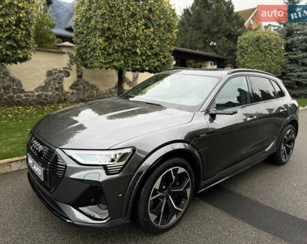 Серый Ауди E-Tron, объемом двигателя 0 л и пробегом 27 тыс. км за 48800 $, фото 11 на Automoto.ua