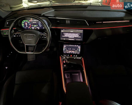 Серый Ауди E-Tron, объемом двигателя 0 л и пробегом 59 тыс. км за 46000 $, фото 35 на Automoto.ua