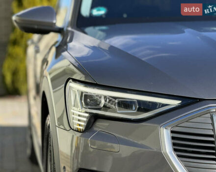 Серый Ауди E-Tron, объемом двигателя 0 л и пробегом 90 тыс. км за 33000 $, фото 31 на Automoto.ua