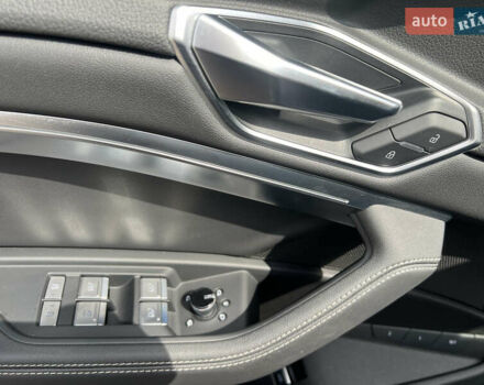 Сірий Ауді E-Tron, об'ємом двигуна 0 л та пробігом 22 тис. км за 48490 $, фото 18 на Automoto.ua