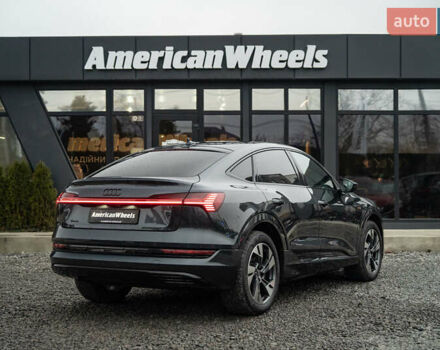 Сірий Ауді E-Tron, об'ємом двигуна 0 л та пробігом 64 тис. км за 37900 $, фото 4 на Automoto.ua