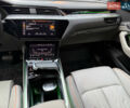 Серый Ауди E-Tron, объемом двигателя 0 л и пробегом 42 тыс. км за 44900 $, фото 12 на Automoto.ua