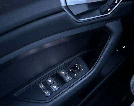 Серый Ауди E-Tron, объемом двигателя 0 л и пробегом 45 тыс. км за 42000 $, фото 21 на Automoto.ua