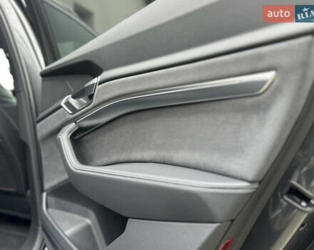 Сірий Ауді E-Tron, об'ємом двигуна 0 л та пробігом 48 тис. км за 49999 $, фото 84 на Automoto.ua