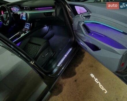 Сірий Ауді E-Tron, об'ємом двигуна 0 л та пробігом 100 тис. км за 41888 $, фото 27 на Automoto.ua